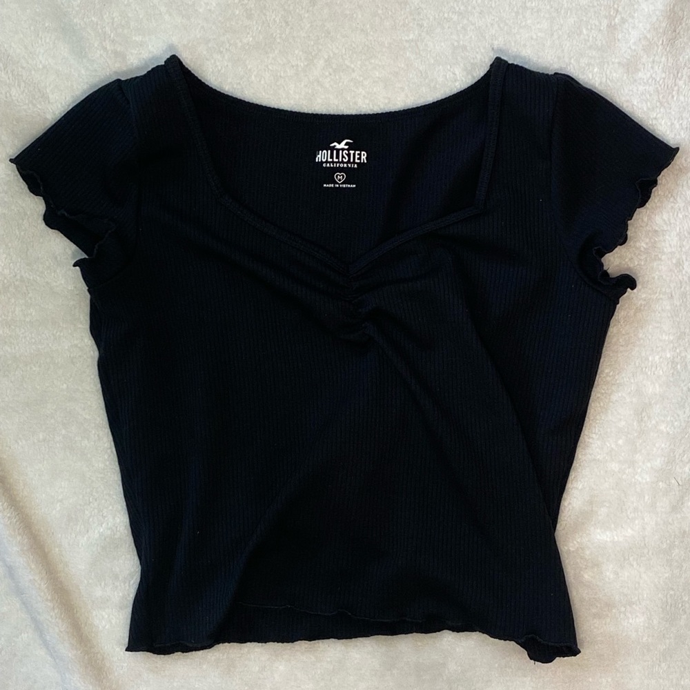 Hollister cropped sweetheart neckline t shirt